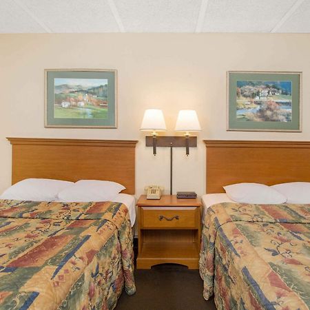 Garden Inn Fredricksburg South Fredericksburg Exterior photo